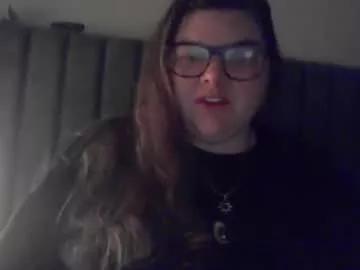 crystalizzzee on Chaturbate