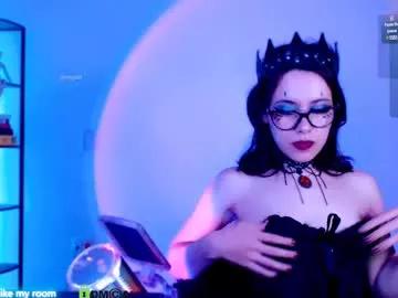 domgiirl on Chaturbate