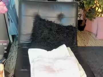 estrellah__ on Chaturbate