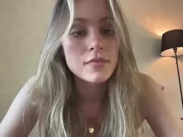 Freechat fflloowweerr on Chaturbate