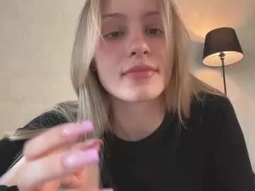 Freechat fflloowweerr on Chaturbate