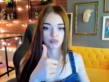 Freechat flexyfoxy on Chaturbate