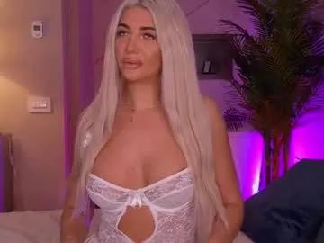 Freechat hellenroyy on Chaturbate