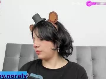 hey_noraly on Chaturbate