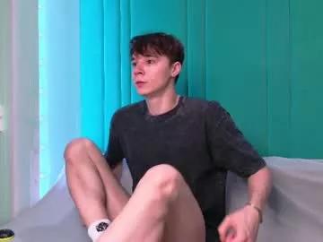 Private hugebangins_ on Chaturbate