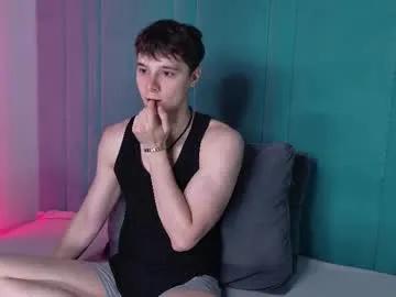 Private hugebangins_ on Chaturbate