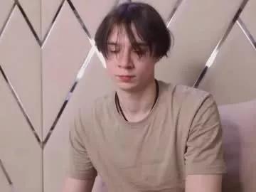 Private hugebangins_ on Chaturbate