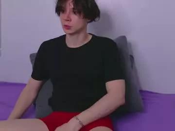 Private hugebangins_ on Chaturbate