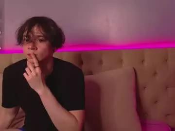 Private hugebangins_ on Chaturbate