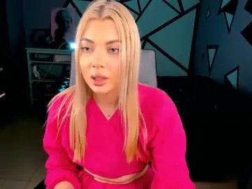 Freechat hyileyclark on Chaturbate