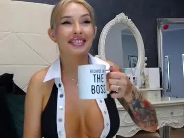 Freechat issasmyth on Chaturbate