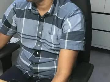 joeshades21 on Chaturbate