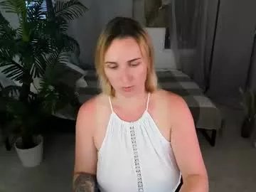 Freechat karinella_x on Chaturbate