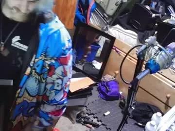 kinkybiguy14 on Chaturbate 