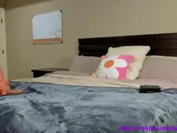 Freechat kyliebkillinit on Chaturbate