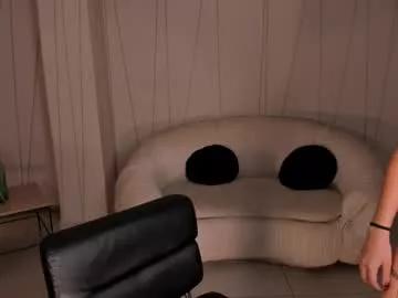 Freechat larisasmirnov on Chaturbate