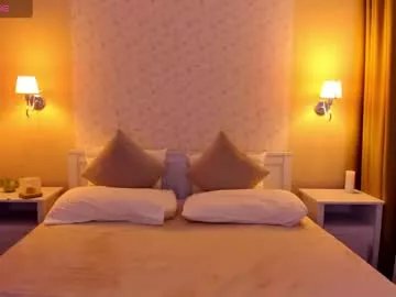 Freechat lexi_split on Chaturbate