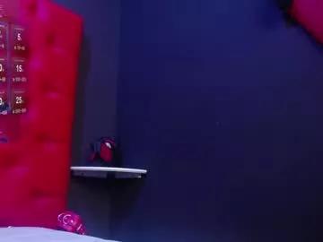 Away luccy21_ on Chaturbate