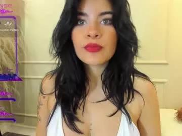 Away luccy21_ on Chaturbate