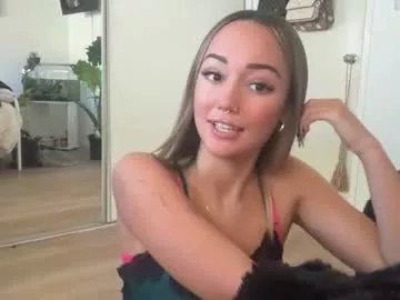 luvlivvyy on Chaturbate 