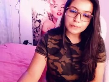 Freechat miadanielss on Chaturbate