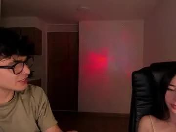 Freechat mikeyvioleta on Chaturbate