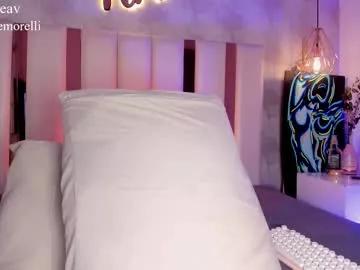 nicolemorelli2 on Chaturbate