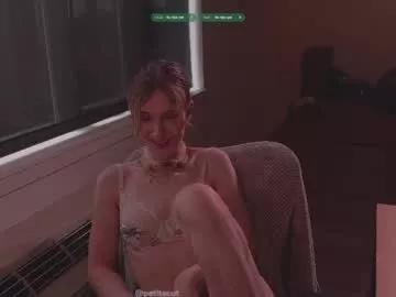 Freechat petitecut on Chaturbate