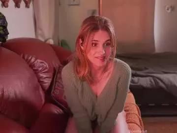 Freechat petitecut on Chaturbate