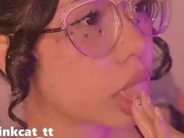 Freechat piinkcat on Chaturbate