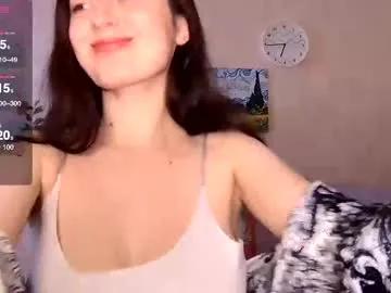 sensuallucy233 on Chaturbate