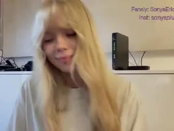 Freechat sonyaplush on Chaturbate