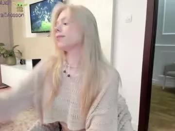 Freechat sonyaplush on Chaturbate