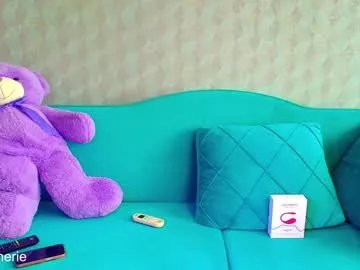 Freechat sophiacherie on Chaturbate