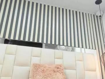 Freechat sophie__hills on Chaturbate