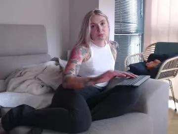 Freechat tattoobbgirl on Chaturbate