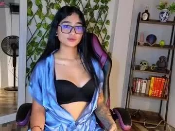 thalia_066 on Chaturbate