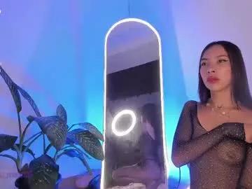 tinymoon_ on Chaturbate