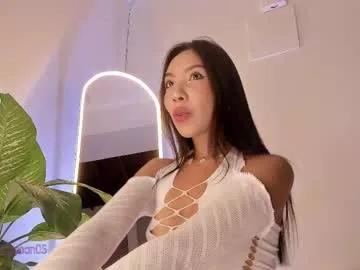 tinymoon_ on Chaturbate