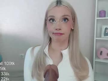 Freechat vickyfuckingdoll on Chaturbate