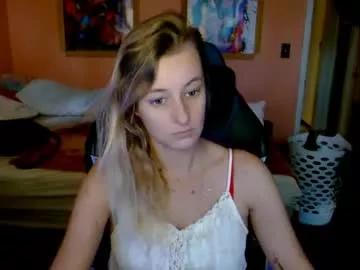 Freechat yoursecretgirlfriend963 on Chaturbate