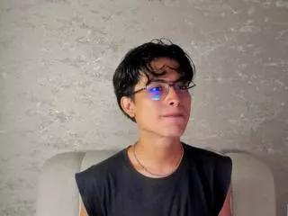 aaron_ez on Flirt4Free 