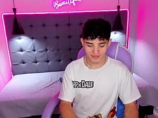 alejandro_lombardo on Flirt4Free 