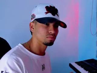 andy_reynolds on Flirt4Free 
