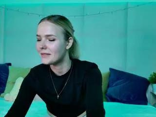 caroline_hyland on Flirt4Free 