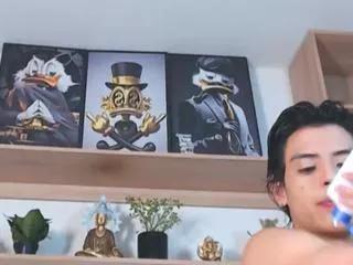 charlie_tomsom on Flirt4Free 