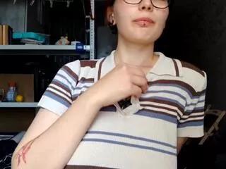 guinevere_derricott on Flirt4Free 