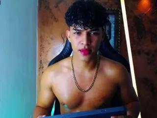 james_curly on Flirt4Free 