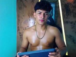 james_curly on Flirt4Free 