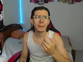 max_hunterr on Flirt4Free 